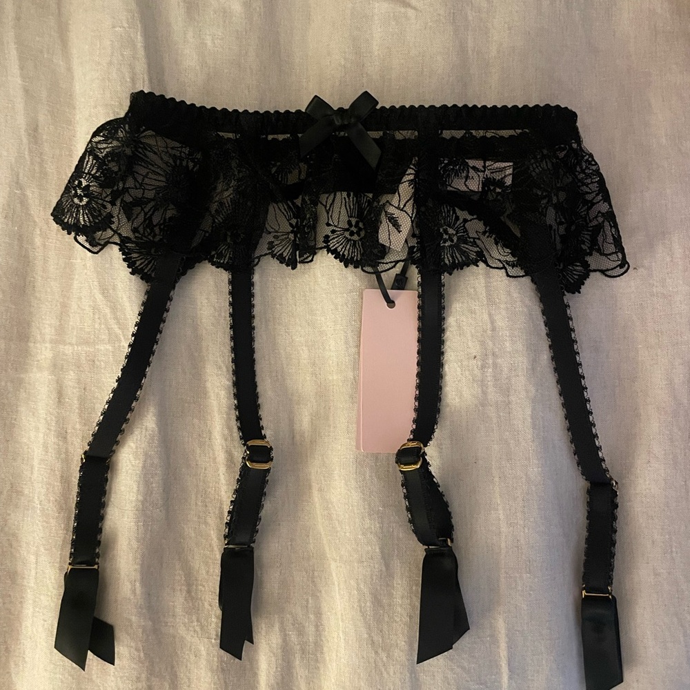 BNWT Agent Provocateur Black Lace Suspender
